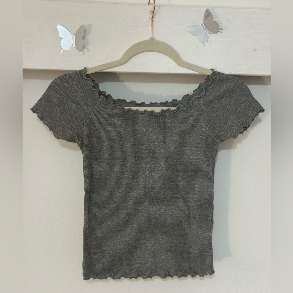 Brandy Melville gray top